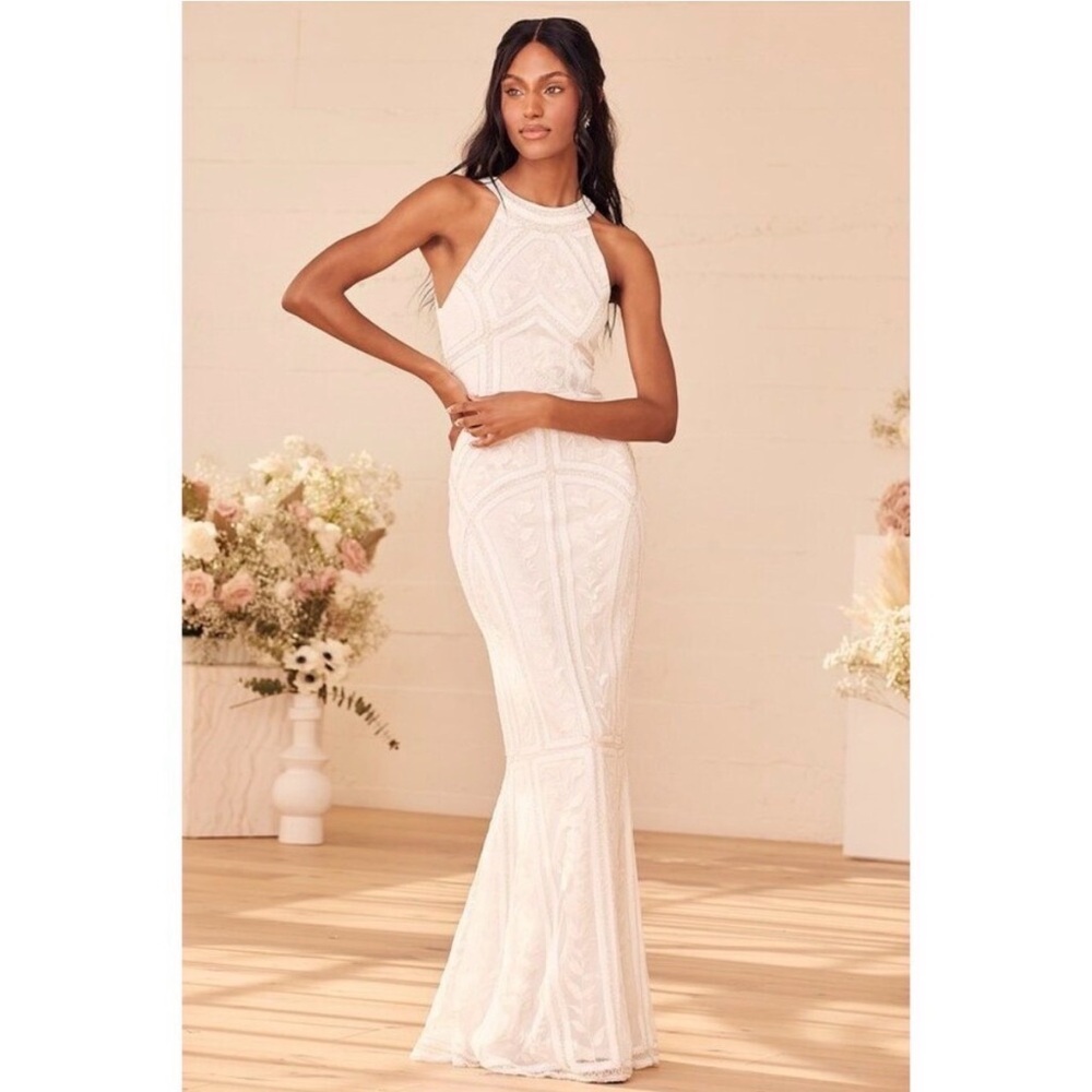 Bridal Haul | NWOT Stunning Ivory Embroidered Halter Mermaid Dress with Sequins